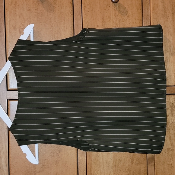 Babaton sleeveless green and cream striped crop top - Picture 4 of 8